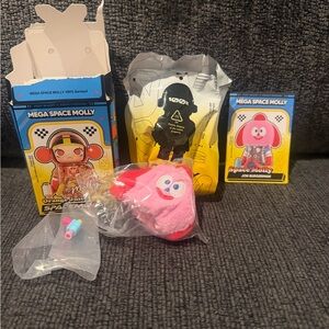POP MART - Mega Space Molly 100% Series 4 - Jon Burgerman